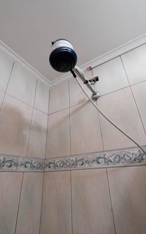 Casa à venda com 101m², 2 quartos e 1 vagaBanheiro 1