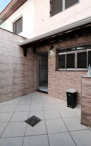 Casa à venda com 101m², 2 quartos e 1 vagaÁrea de Serviço
