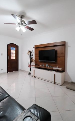 Casa à venda com 101m², 2 quartos e 1 vagaSala