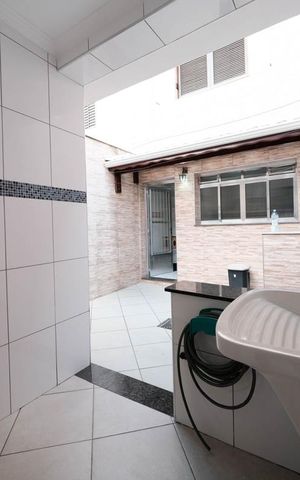 Casa à venda com 101m², 2 quartos e 1 vagaÁrea de Serviço