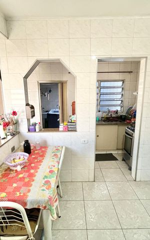 Casa à venda com 246m², 5 quartos e 3 vagas Casa à venda com 246m², 5 quartos e 3 vagasCozinha