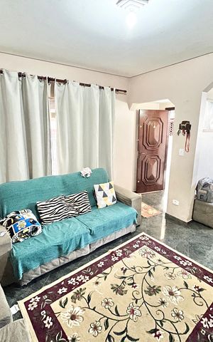 Casa à venda com 246m², 5 quartos e 3 vagas Casa à venda com 246m², 5 quartos e 3 vagasSala