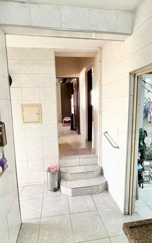 Casa à venda com 246m², 5 quartos e 3 vagas Casa à venda com 246m², 5 quartos e 3 vagasCozinha