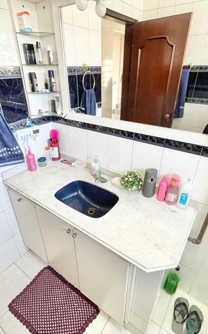 Casa à venda com 246m², 5 quartos e 3 vagas Casa à venda com 246m², 5 quartos e 3 vagasBanheiro 2