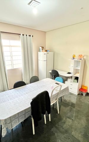 Casa à venda com 246m², 5 quartos e 3 vagas Casa à venda com 246m², 5 quartos e 3 vagasSala de Jantar