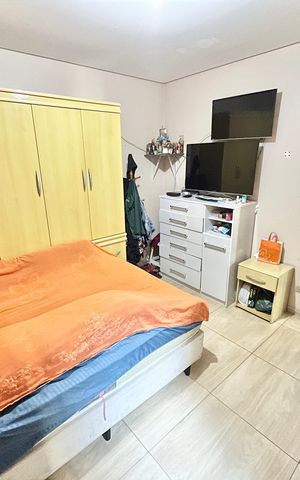 Casa à venda com 246m², 5 quartos e 3 vagas Casa à venda com 246m², 5 quartos e 3 vagasQuarto 3