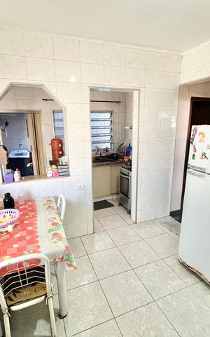 Casa à venda com 246m², 5 quartos e 3 vagas Casa à venda com 246m², 5 quartos e 3 vagasCozinha