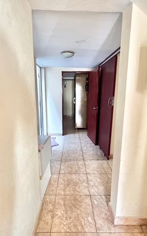 Casa à venda com 246m², 5 quartos e 3 vagas Casa à venda com 246m², 5 quartos e 3 vagasCorredor