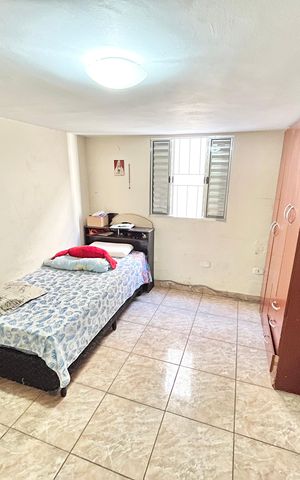 Casa à venda com 246m², 5 quartos e 3 vagas Casa à venda com 246m², 5 quartos e 3 vagasQuarto 4 casa 2