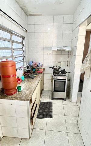 Casa à venda com 246m², 5 quartos e 3 vagas Casa à venda com 246m², 5 quartos e 3 vagasCozinha