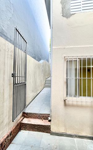 Casa à venda com 246m², 5 quartos e 3 vagas Casa à venda com 246m², 5 quartos e 3 vagasÁrea de Serviço 2