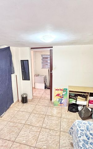 Casa à venda com 246m², 5 quartos e 3 vagas Casa à venda com 246m², 5 quartos e 3 vagasQuarto 4 casa 2