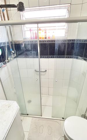Casa à venda com 246m², 5 quartos e 3 vagas Casa à venda com 246m², 5 quartos e 3 vagasBanheiro 2