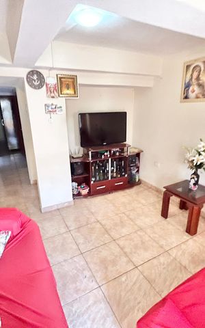 Casa à venda com 246m², 5 quartos e 3 vagas Casa à venda com 246m², 5 quartos e 3 vagasSala 2 casa 2
