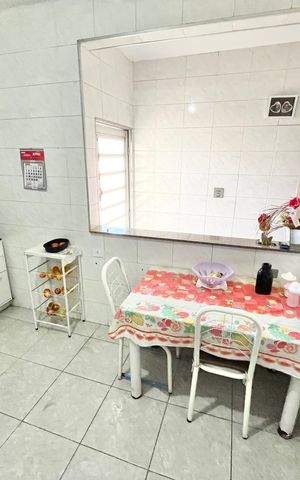 Casa à venda com 246m², 5 quartos e 3 vagas Casa à venda com 246m², 5 quartos e 3 vagasCozinha