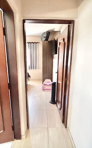 Casa à venda com 246m², 5 quartos e 3 vagas Casa à venda com 246m², 5 quartos e 3 vagasCorredor