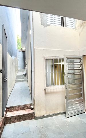Casa à venda com 246m², 5 quartos e 3 vagas Casa à venda com 246m², 5 quartos e 3 vagasÁrea de Serviço 2