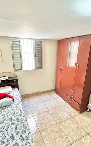 Casa à venda com 246m², 5 quartos e 3 vagas Casa à venda com 246m², 5 quartos e 3 vagasQuarto 4 casa 2