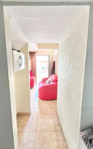 Casa à venda com 246m², 5 quartos e 3 vagas Casa à venda com 246m², 5 quartos e 3 vagasCorredor