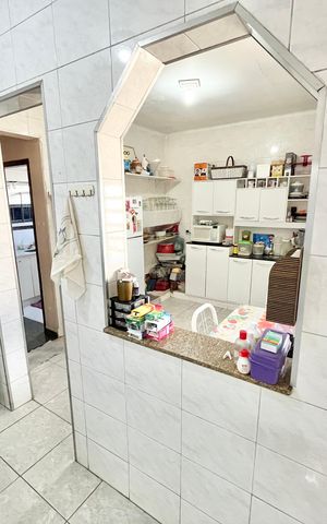 Casa à venda com 246m², 5 quartos e 3 vagas Casa à venda com 246m², 5 quartos e 3 vagasCozinha