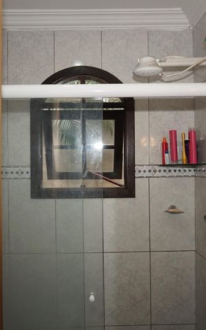 Casa para alugar com 127m², 3 quartos e 2 vagasBanheiro