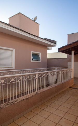Casa de condomínio para alugar com 217m², 4 quartos e 4 vagas Casa de condomínio para alugar com 217m², 4 quartos e 4 vagasÁrea Edícula