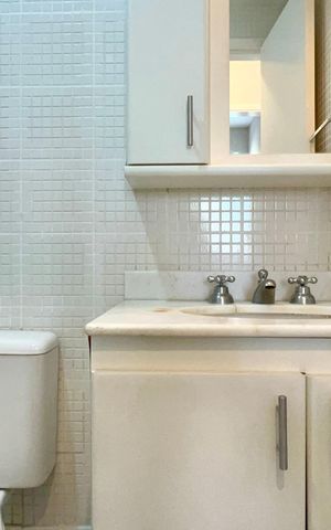 Apartamento para alugar com 51m², 2 quartos e 1 vaga Apartamento para alugar com 51m², 2 quartos e 1 vagaBanheiro