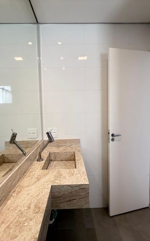 Apartamento à venda com 138m², 3 quartos e 2 vagas Apartamento à venda com 138m², 3 quartos e 2 vagasBanheiro da Suíte