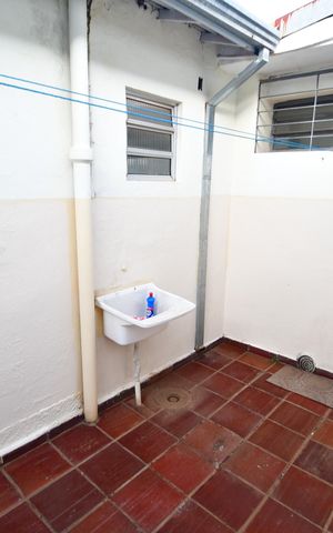 Casa à venda com 115m², 2 quartos e 1 vagaÁrea de Serviço