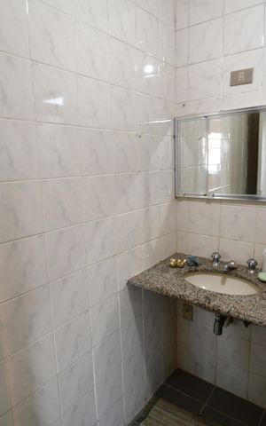 Casa à venda com 115m², 2 quartos e 1 vagaBanheiro