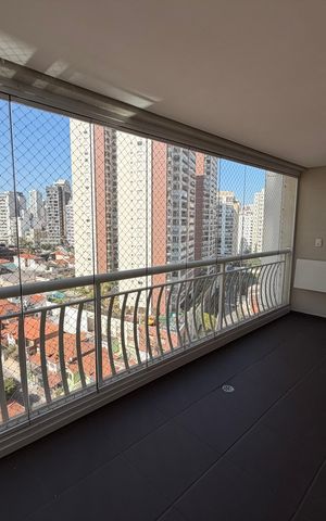 Apartamento à venda com 128m², 3 quartos e 3 vagas Apartamento à venda com 128m², 3 quartos e 3 vagasVaranda