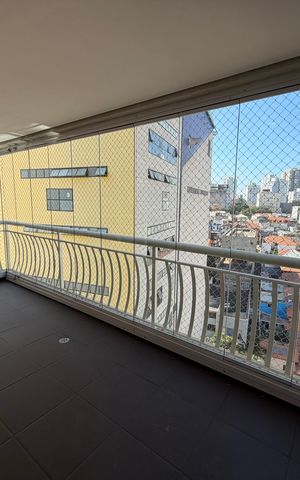 Apartamento à venda com 128m², 3 quartos e 3 vagas Apartamento à venda com 128m², 3 quartos e 3 vagasVaranda