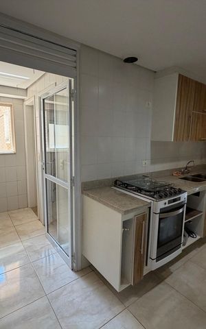 Apartamento à venda com 128m², 3 quartos e 3 vagas Apartamento à venda com 128m², 3 quartos e 3 vagasCozinha