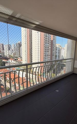 Apartamento à venda com 128m², 3 quartos e 3 vagas Apartamento à venda com 128m², 3 quartos e 3 vagasVaranda