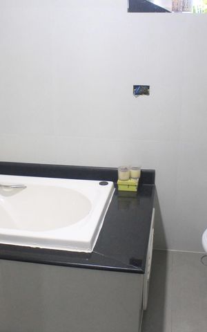 Casa à venda com 240m², 3 quartos e 4 vagasBanheiro da Suíte 1