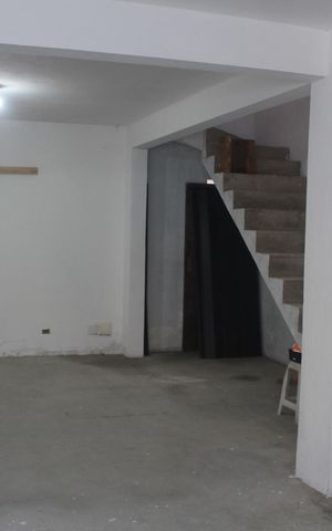 Casa à venda com 240m², 3 quartos e 4 vagasSala
