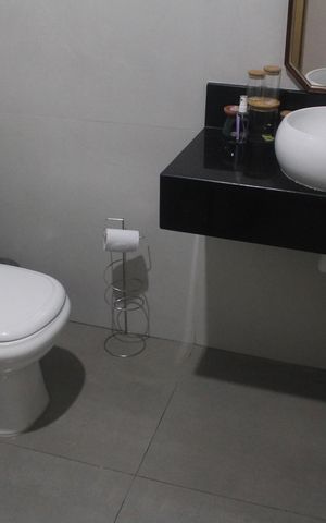 Casa à venda com 240m², 3 quartos e 4 vagasBanheiro