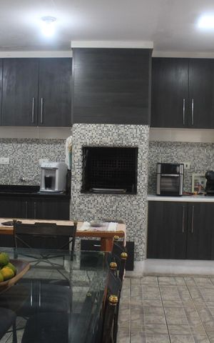 Casa à venda com 240m², 3 quartos e 4 vagasCozinha