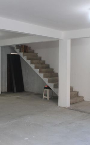 Casa à venda com 240m², 3 quartos e 4 vagasSala