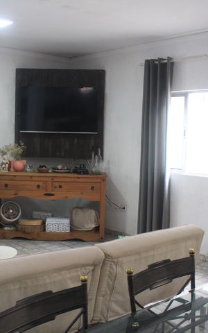 Casa à venda com 240m², 3 quartos e 4 vagasSala