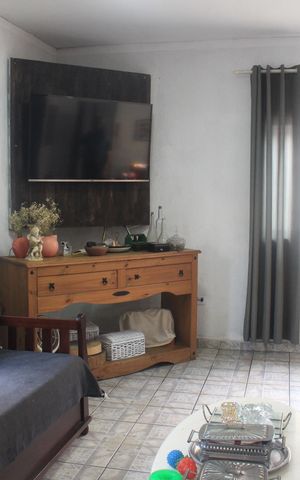 Casa à venda com 240m², 3 quartos e 4 vagasSala