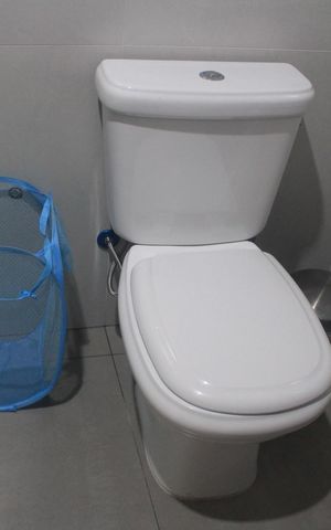 Casa à venda com 240m², 3 quartos e 4 vagasBanheiro