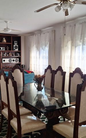 Casa à venda com 250m², 4 quartos e 4 vagas Casa à venda com 250m², 4 quartos e 4 vagasSala 1
