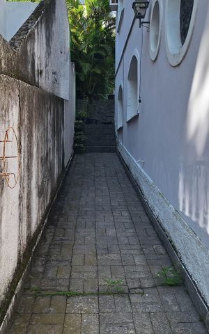 Casa à venda com 250m², 4 quartos e 4 vagas Casa à venda com 250m², 4 quartos e 4 vagasQuintal