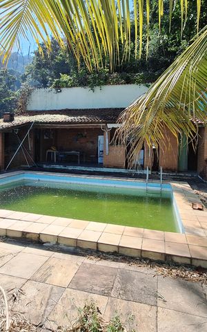 Casa à venda com 250m², 4 quartos e 4 vagas Casa à venda com 250m², 4 quartos e 4 vagasQuintal