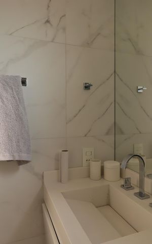 Apartamento à venda com 70m², 2 quartos e 2 vagasBanheiro da Suíte