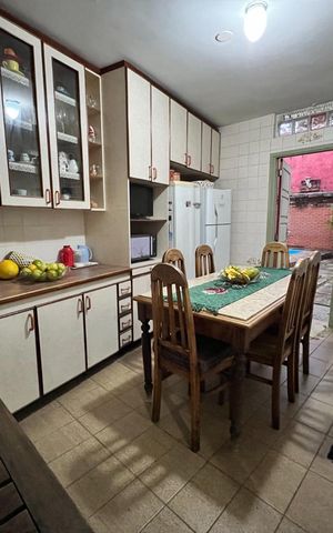 Casa para alugar com 350m², 4 quartos e 4 vagas Casa para alugar com 350m², 4 quartos e 4 vagasCozinha