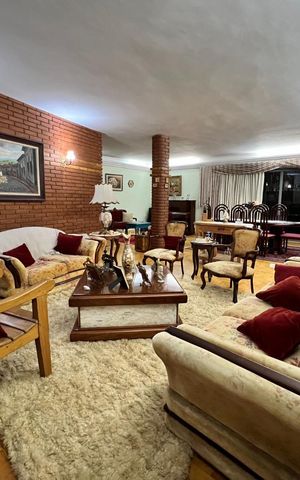 Casa para alugar com 350m², 4 quartos e 4 vagas Casa para alugar com 350m², 4 quartos e 4 vagasSala