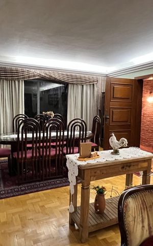 Casa para alugar com 350m², 4 quartos e 4 vagas Casa para alugar com 350m², 4 quartos e 4 vagasSala