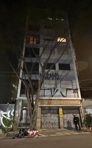 Apartamento à venda com 93m², 1 quarto e sem vaga